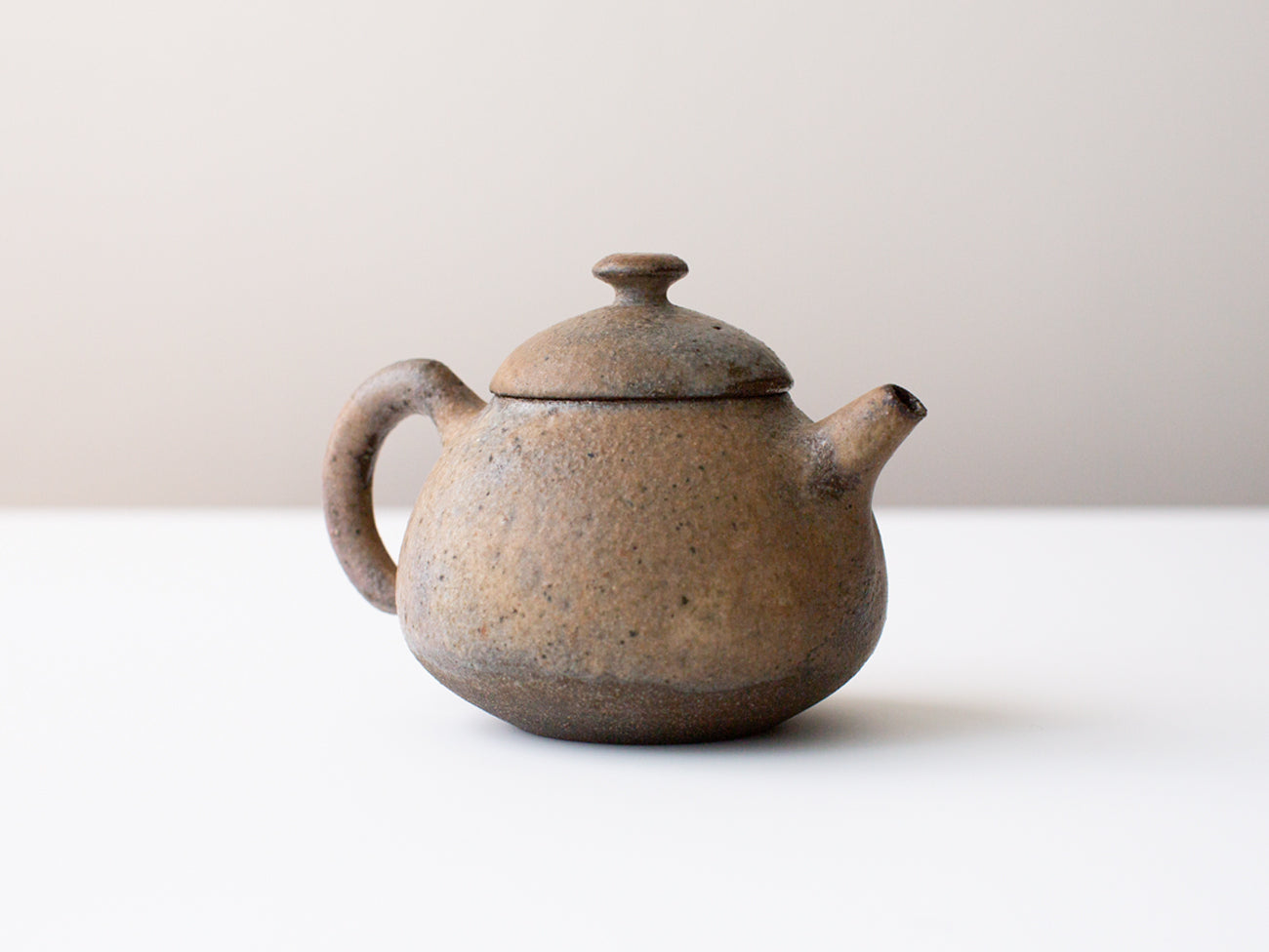 Color ceramic teapot. Zhang Hao Yan