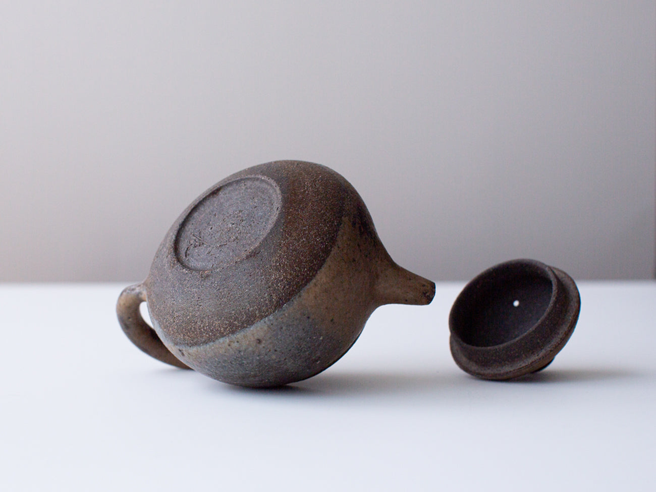 Color ceramic teapot. Zhang Hao Yan