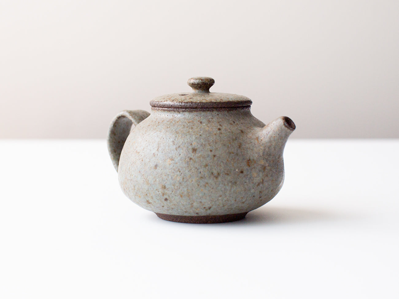 Architect ceramic teapot. Zhang Yao Han