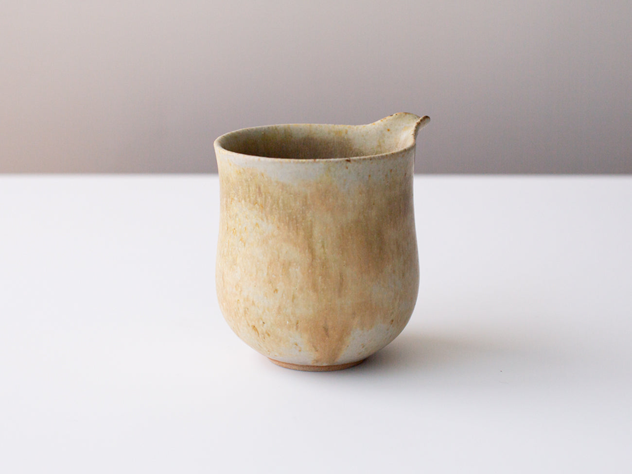 Ochre tea server for gongfu tea service. Zhang Hao Yan.