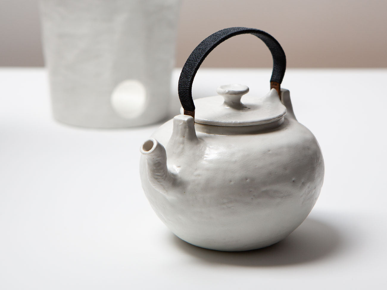 White Kettle & Brazier. Wang Wen De.