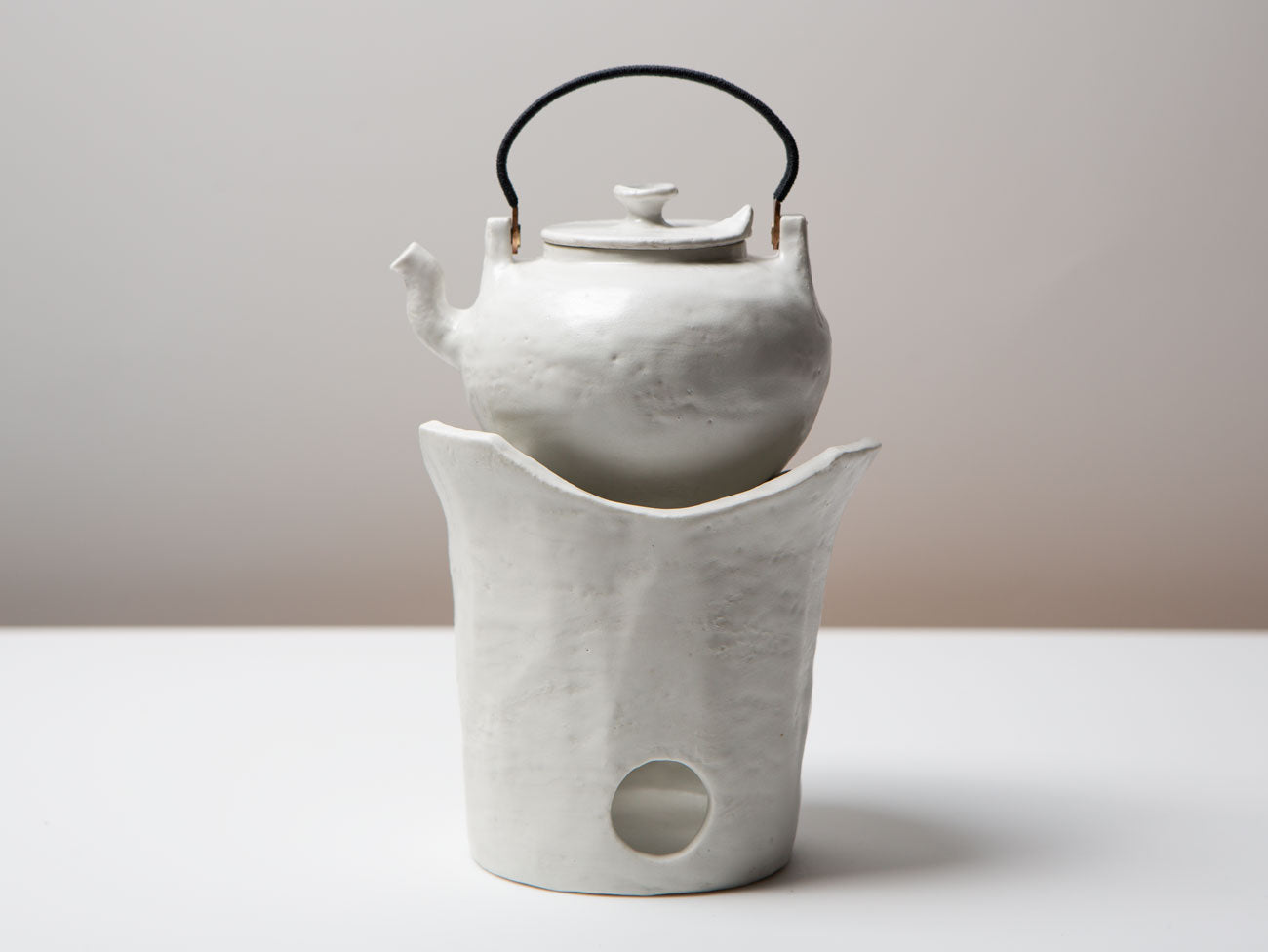 White Kettle & Brazier. Wang Wen De.
