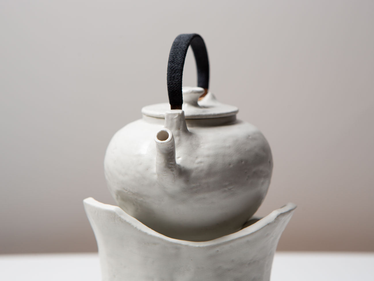 White Kettle & Brazier. Wang Wen De.