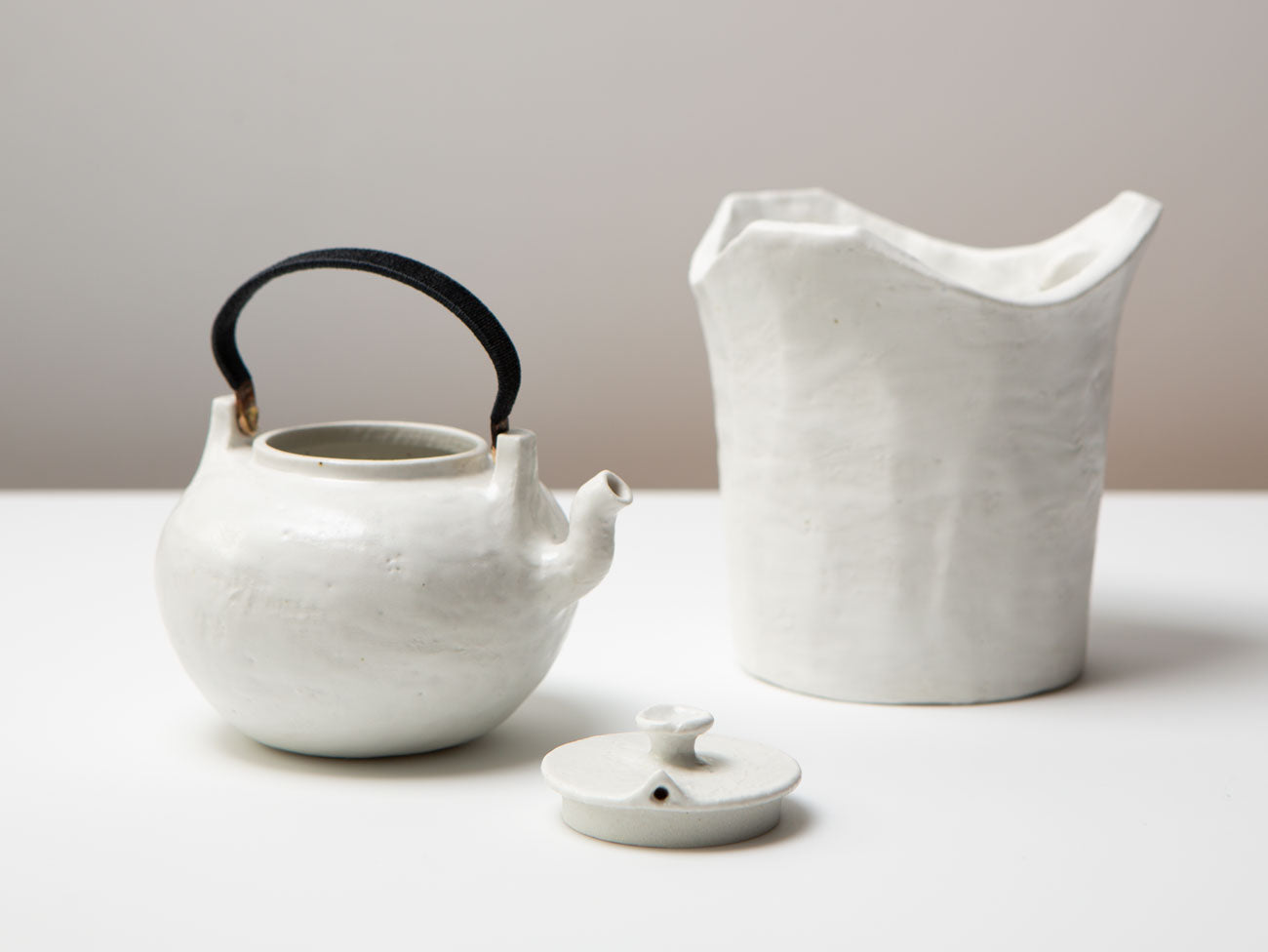 White Kettle & Brazier. Wang Wen De.