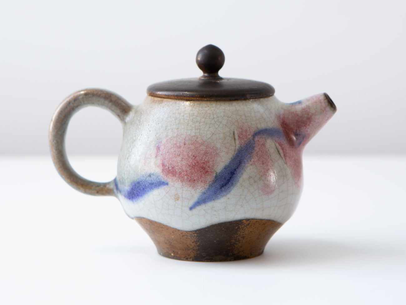 Belle. Wood-fired glazed tea pot. Liao Guo Hua.