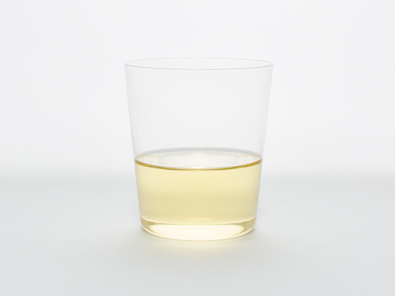 Meadow Botanical. Organic, blend of tarragon, mint, and lemongrass.