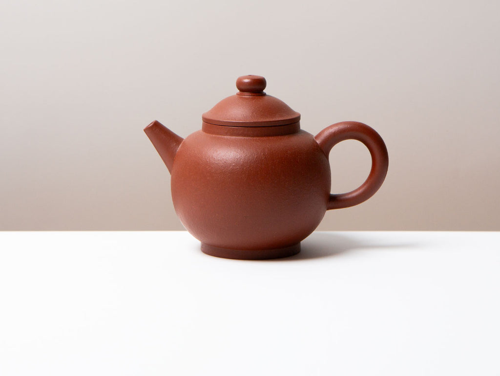 Pearl teapot. Full hand-built using zhuni clay.