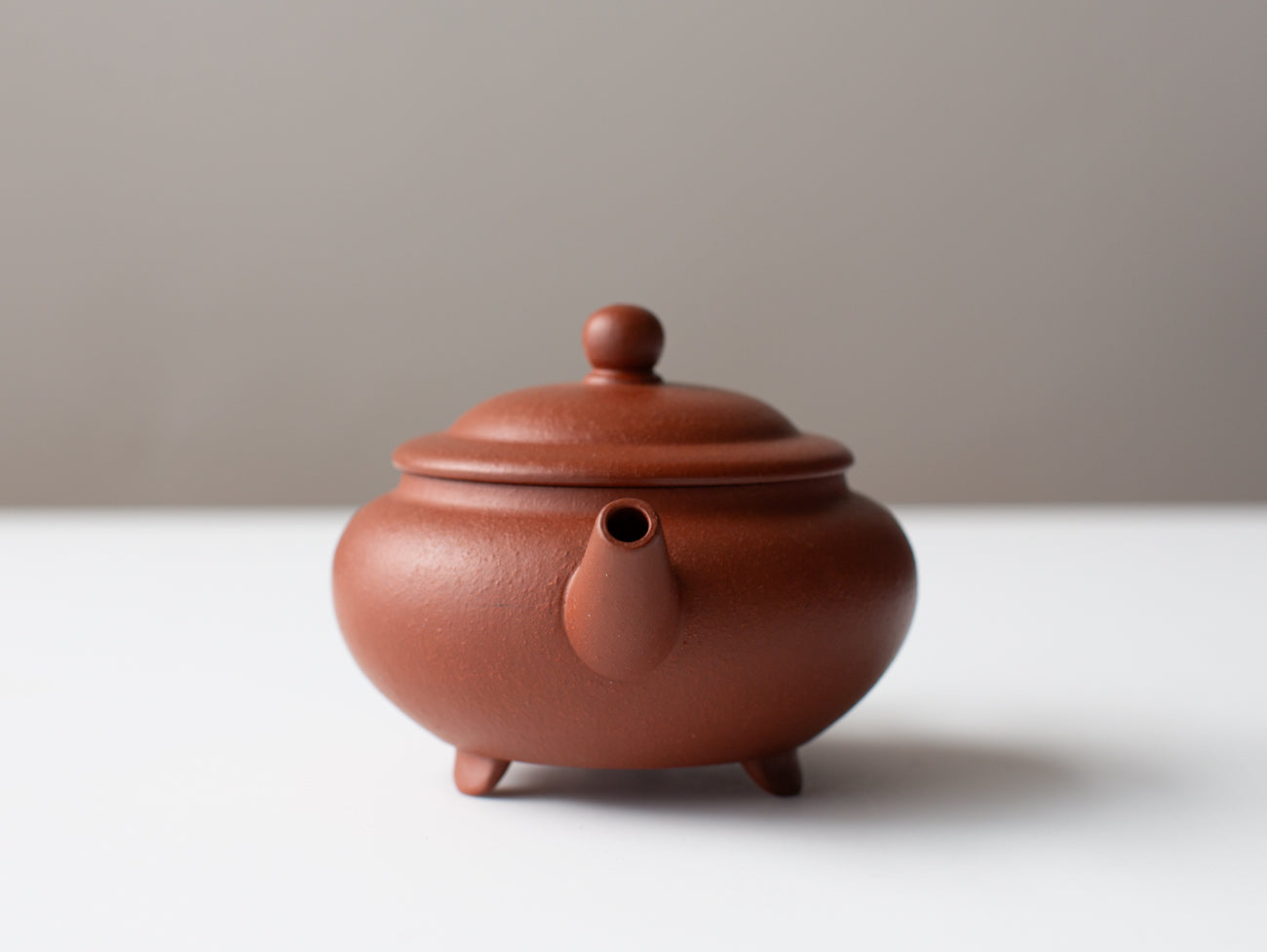 Palace Lantern Variation (三足宮燈). Full handmade zisha teapot.