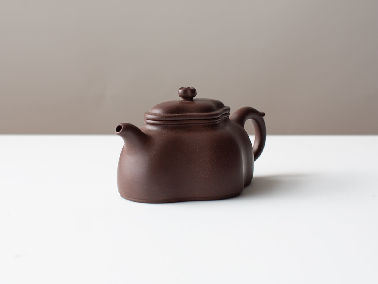 Begonia (海棠壺). Full handmade zisha teapot.