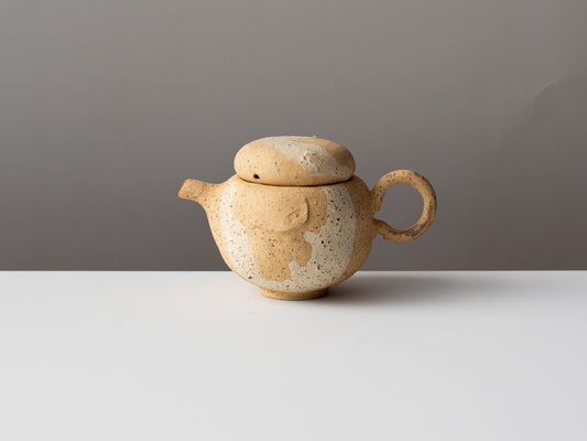 Dome Teapot in Butterscotch