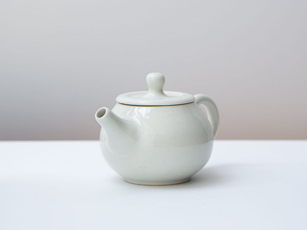 Her Simple Teapot