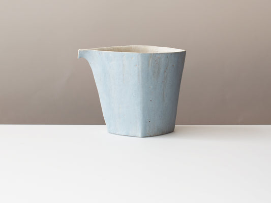 Double-walled stoneware server for Gongfu cha. Wang Wen De.