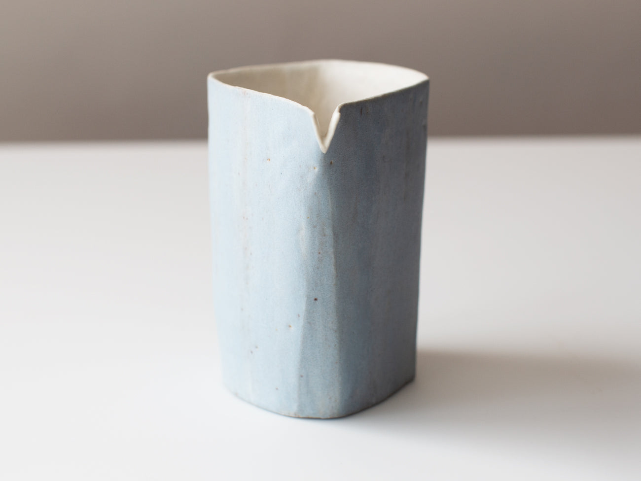 Double-walled stoneware server for Gongfu cha. Wang Wen De.