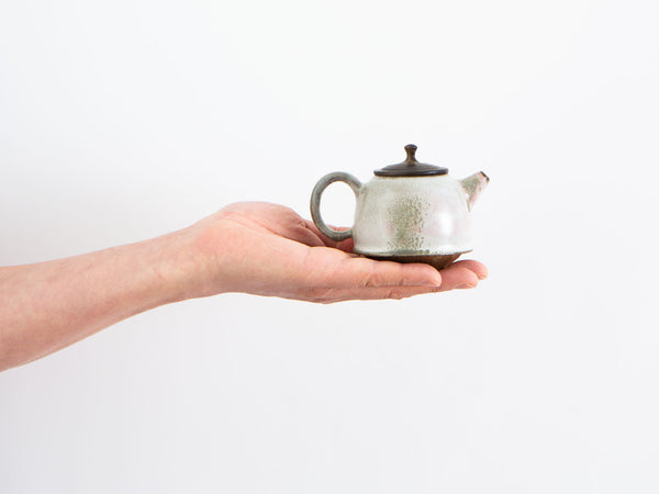 Ellen. Wood-fired glazed tea pot. Liao Guo Hua.