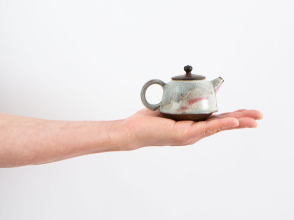Suda. Wood-fired glazed tea pot. Liao Guo Hua.