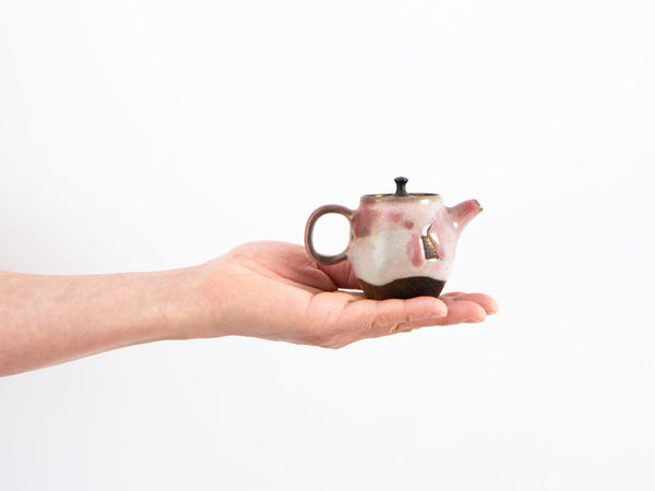 Noble. Wood-fired glazed tea pot. Liao Guo Hua.