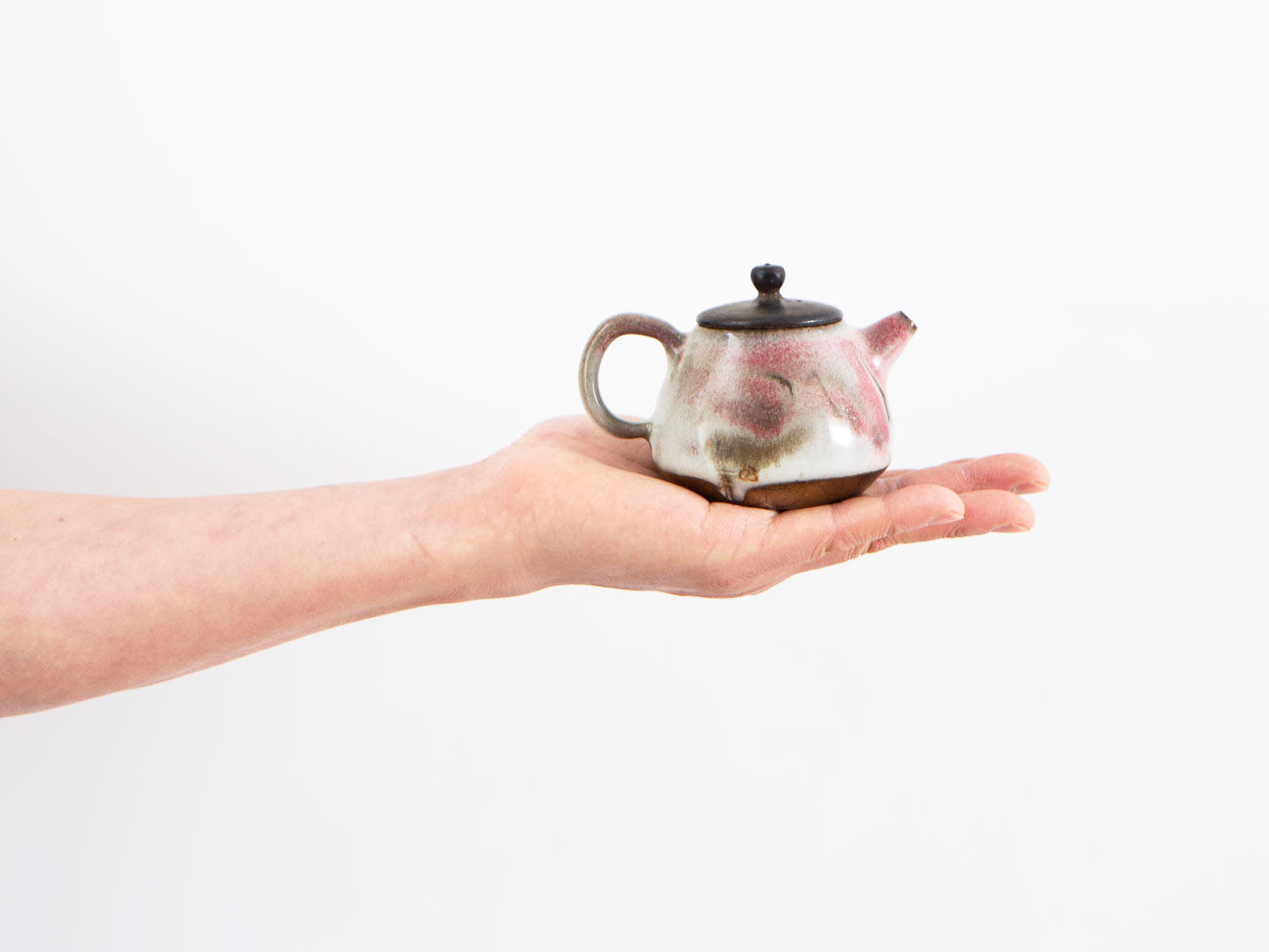 Amarena. Wood-fired glazed tea pot. Liao Guo Hua.