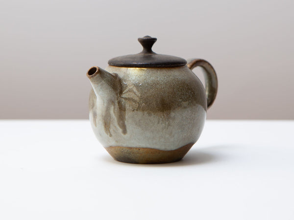 Mist. A wood-fired teapot. Liao Guo Hua