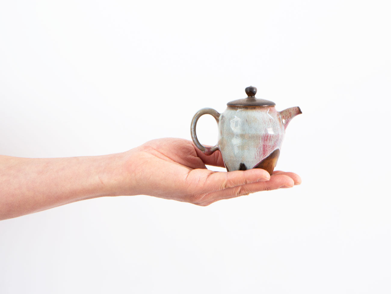 Amarena. Wood-fired glazed tea pot. Liao Guo Hua.