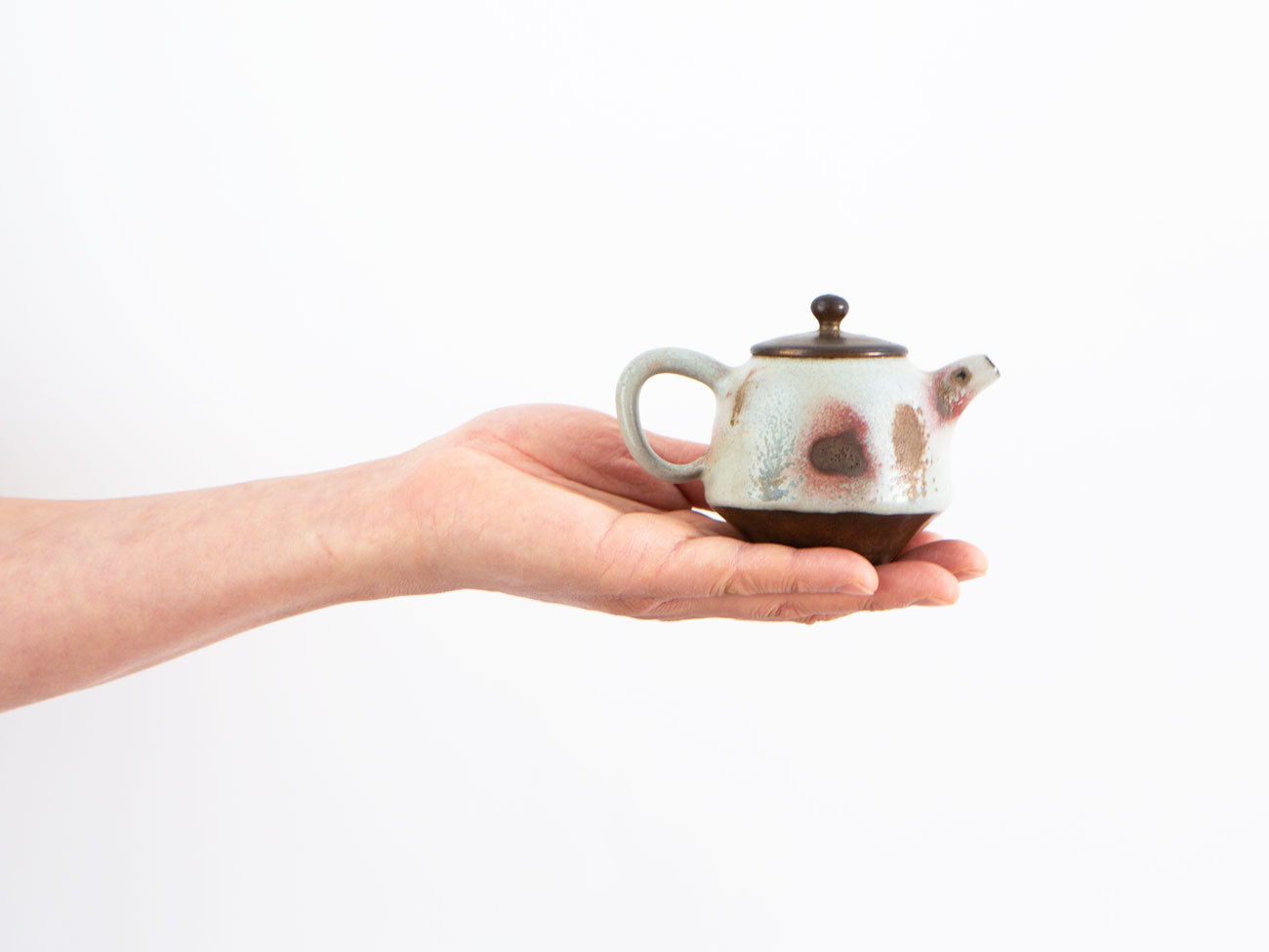 Heart Wood-fired glazed tea pot. Liao Guo Hua.