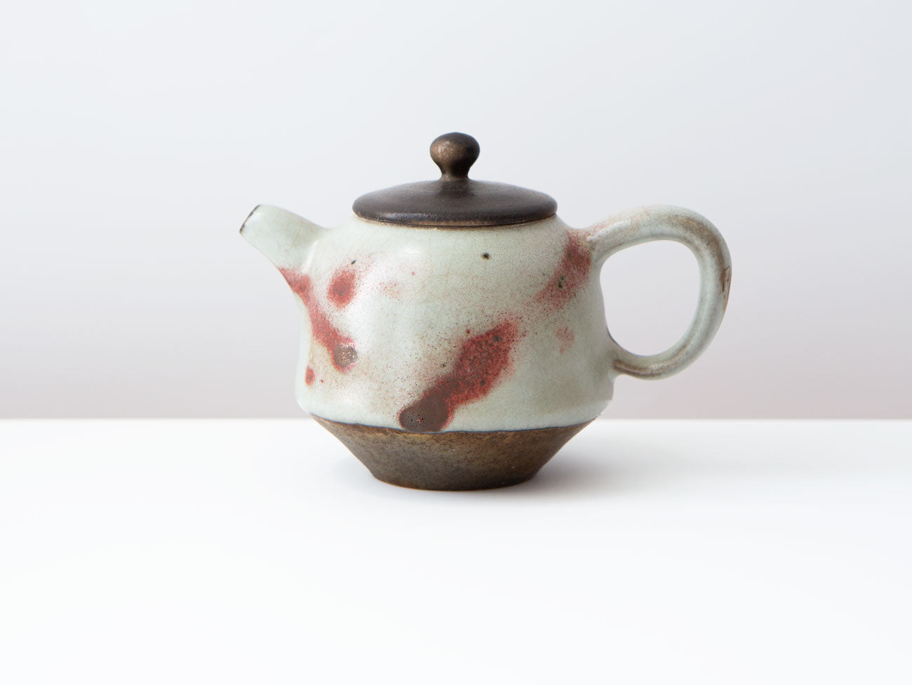 Heart Wood-fired glazed tea pot. Liao Guo Hua.