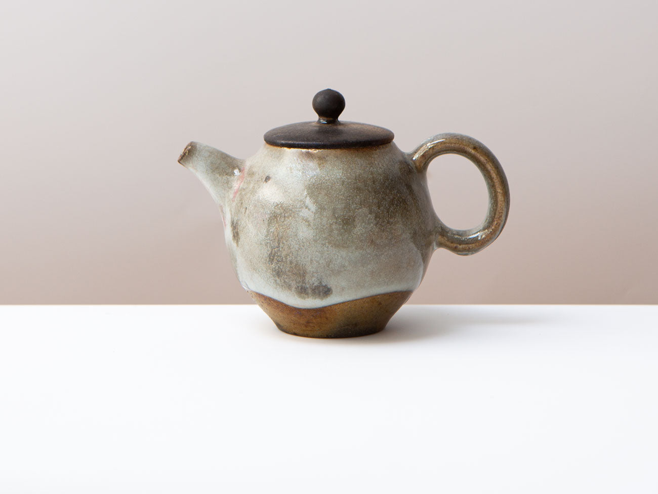 Marine. A wood-fired teapot. Liao Guo Hua