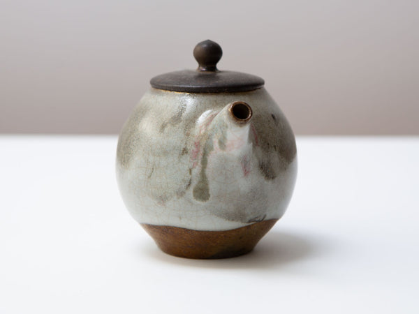 Marine. A wood-fired teapot. Liao Guo Hua