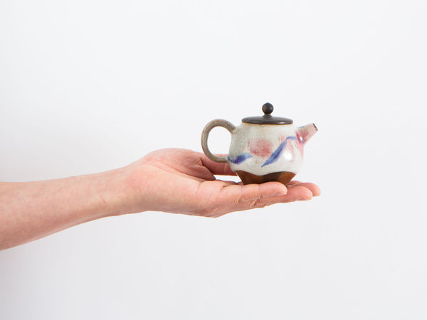 Belle. Wood-fired glazed tea pot. Liao Guo Hua.