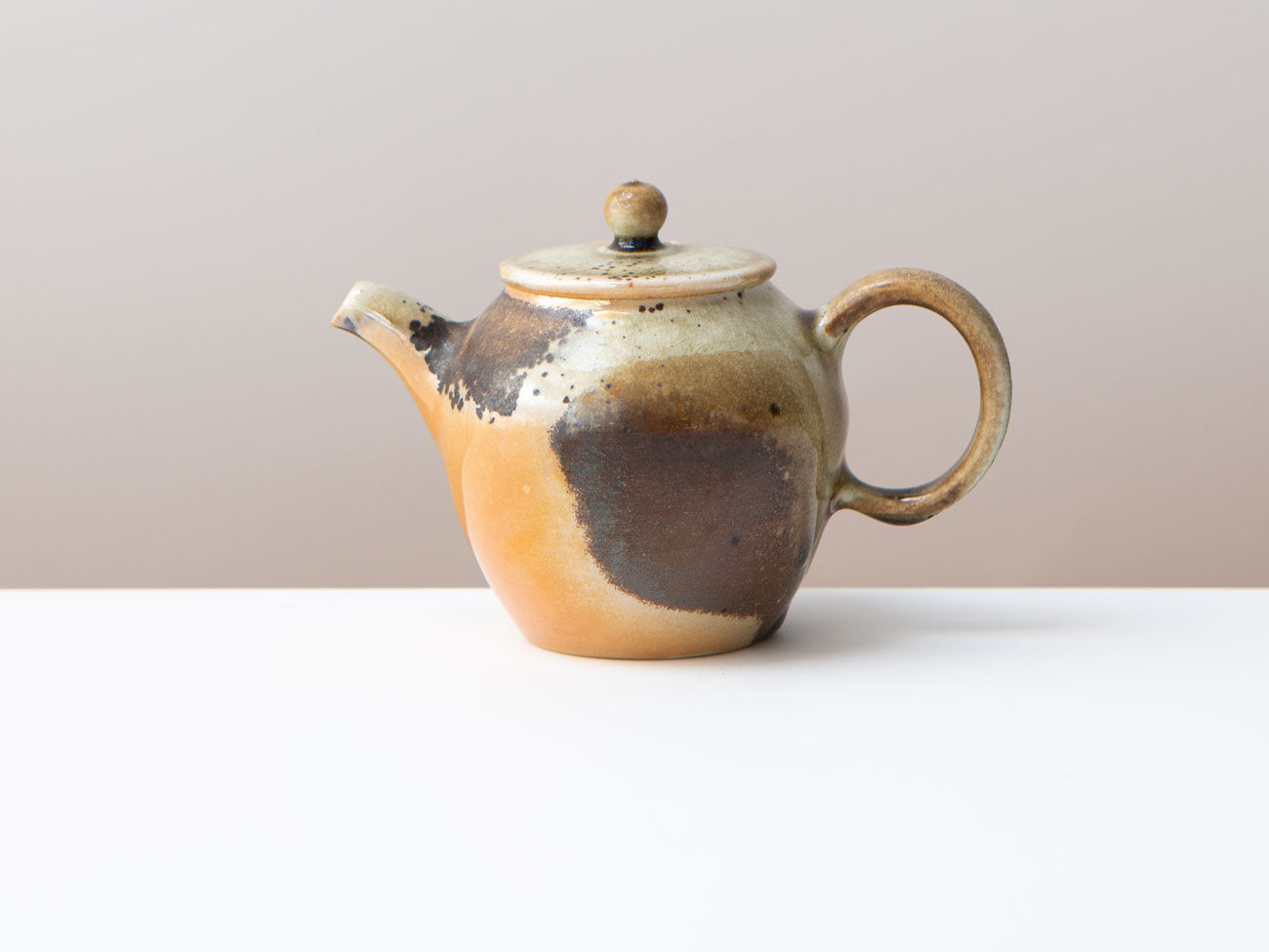 Dawn, a wood-fired porcelain teapot, Liao Guo Hua.