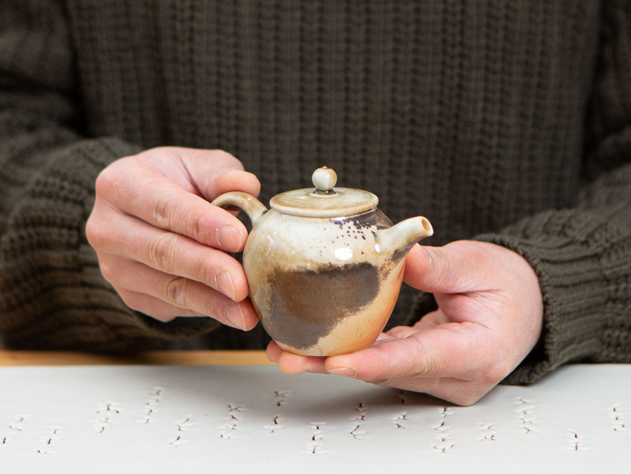 Wood-fired Porcelain Teapot, Liao Guo Hua.