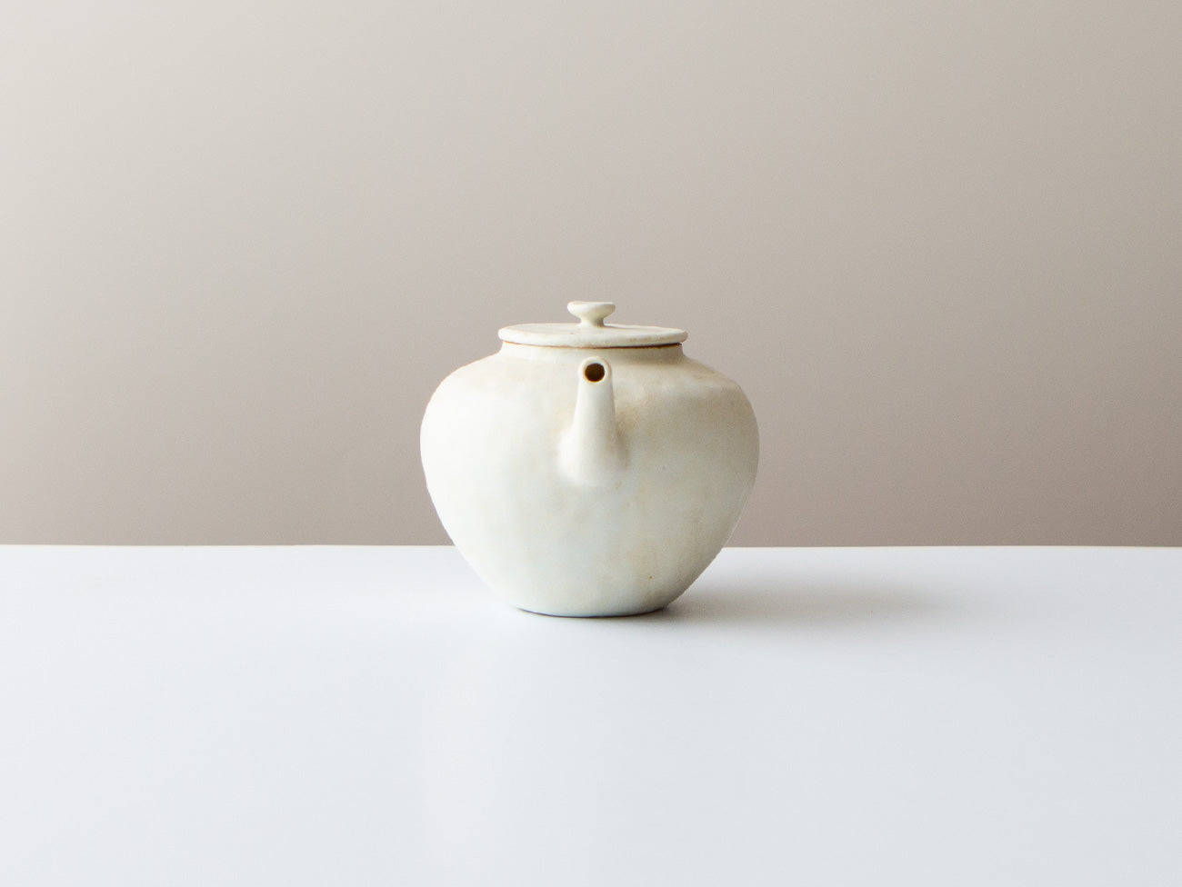 Mini Teapot, White Fuyu