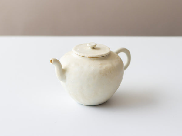 Mini Teapot, White Fuyu