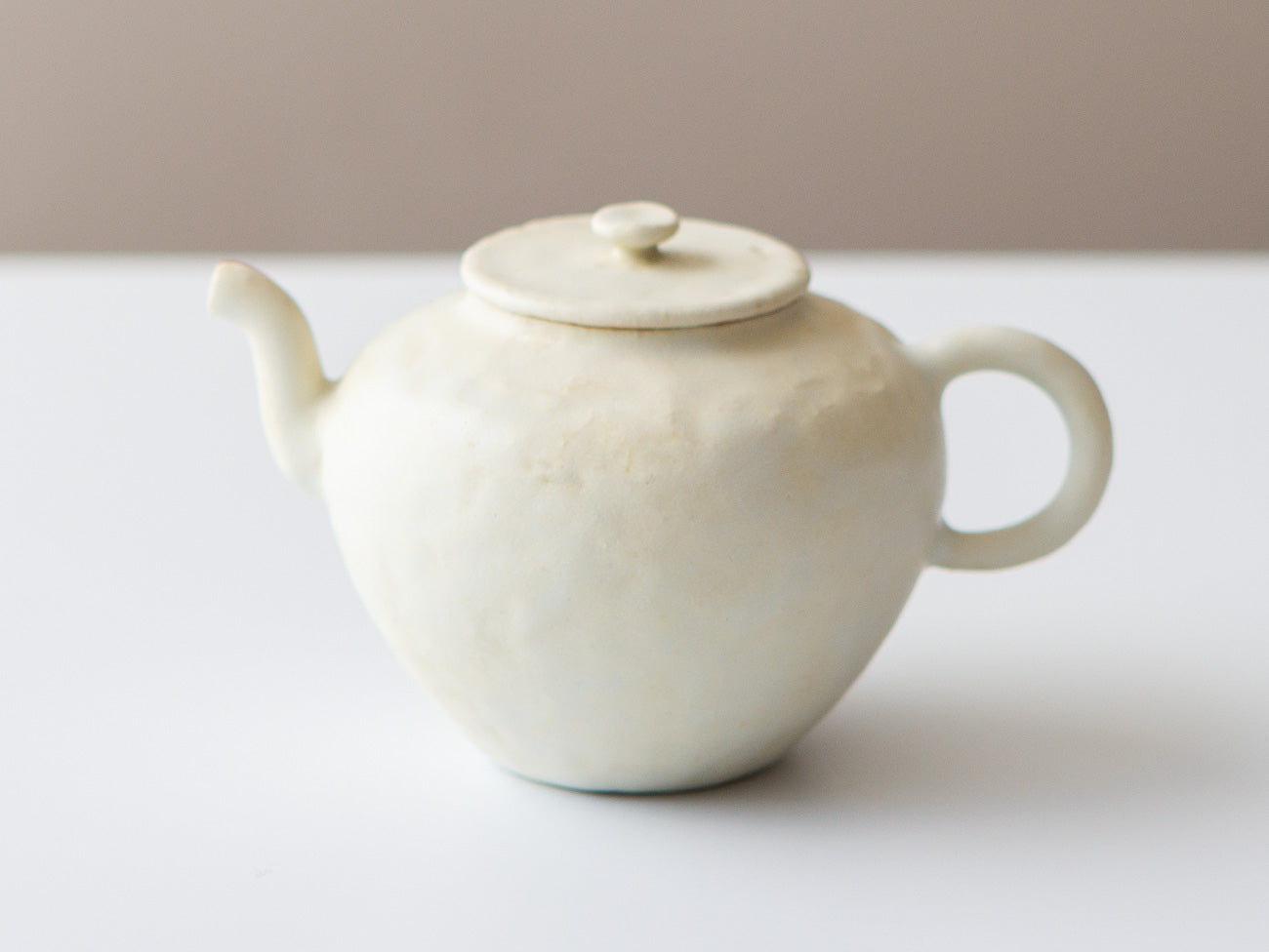 Mini Teapot, White Fuyu