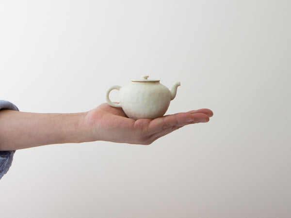 Mini Teapot, White Fuyu