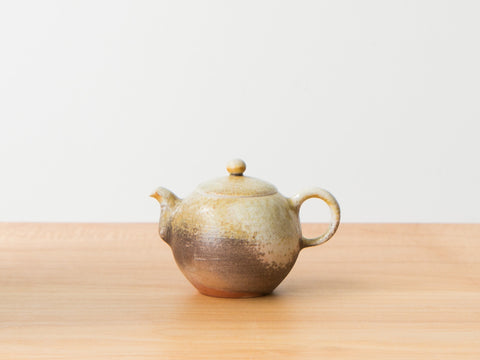 Her Simple Teapot – Song Tea & Ceramics