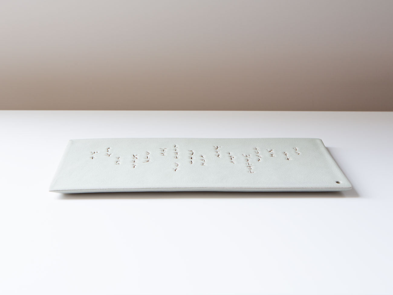 Oracle Tray in White, Medium